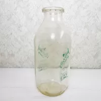 Cloverleaf Dairy Sandusky Ohio Vintage Quart Milk Bottle: Left - Click to enlarge