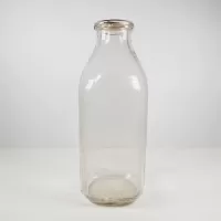 Land O Lakes Buttermilk Vintage 1950 Quart Dairy Bottle: Right - Click to enlarge