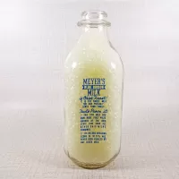 Meyer's Ohio Blue Ribbon Vintage ACL Quart Milk Bottle: Front - Click to enlarge