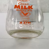 1961 Stuebers Wausau Wis Vintage ACL Quart Milk Bottle: Reg - Click to enlarge