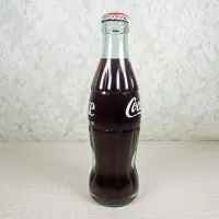 No Location Vintage 6-1/2 oz. Full Coke Bottle: Right - Click to enlarge