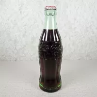 Tempe Arizona vintage 6 oz full hobbleskirt no refill Coke bottle. Red Coca Cola Classic cap: Front - Click to enlarge