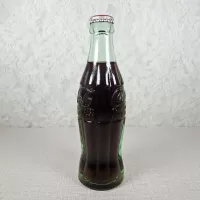 Tempe Arizona vintage 6 oz full hobbleskirt no refill Coke bottle. Red Coca Cola Classic cap: Right - Click to enlarge