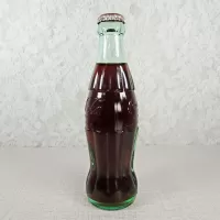 Louisville Kentucky Full 8 oz. Full Coke Bottle: Left - Click to enlarge