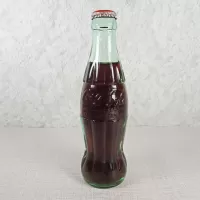 Boston Massachusetts 8 oz. Full Coke Bottle: Front - Click to enlarge