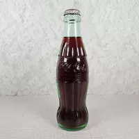 Minneapolis Minnesota Vintage 8 oz. Full Coke Bottle: Front - Click to enlarge