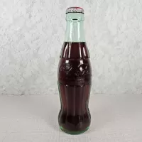 St. Louis Missouri Vintage 8 oz. Full Coke Bottle: Front - Click to enlarge