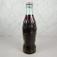 Las Vegas Nevada Vintage 6 oz. Full Coke Bottle: Front - Click to enlarge