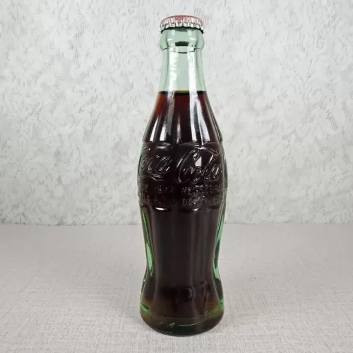 Las Vegas Nevada Vintage 6 oz. Full Coke Bottle: Front