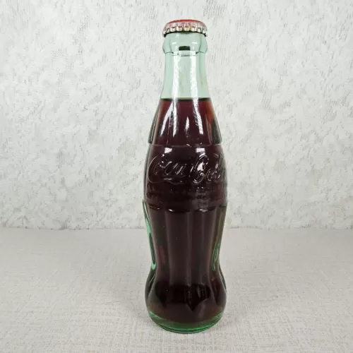 Las Vegas Nevada Vintage 8 oz. Full Coke Bottle: Front