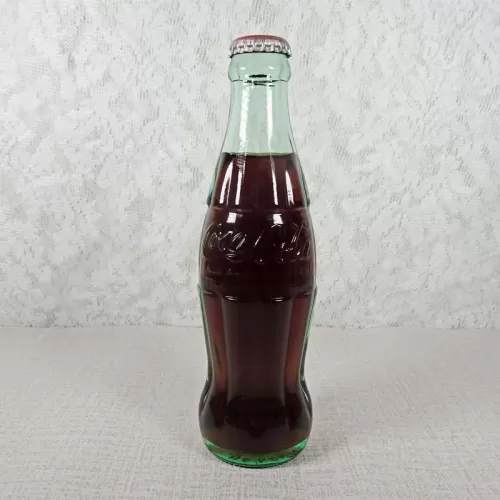 Akron Ohio Vintage 8 oz. Full Coke Bottle: Front