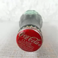 Austin Texas Vintage 8 oz. Full Coke Bottle: Top - Click to enlarge