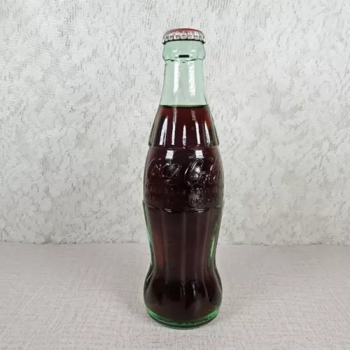 Seattle Washington Vintage 8 oz. Full Coke Bottle: Front