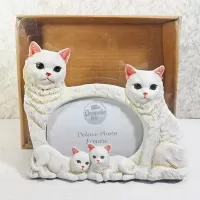 White cat and kittens fine detail polyresin photo frame. Holds one 6x4 picture: With Box - Click to enlarge