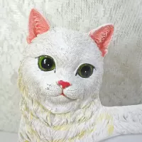 White cat and kittens fine detail polyresin photo frame. Holds one 6x4 picture: Second Adult - Click to enlarge