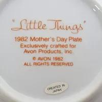 Avon 1982 Mothers Day Plate Titled Little Things: Words - Click to enlarge