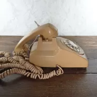 1978 Stromberg Carlson Beige Rotary Dial Desk Phone: Right - Click to enlarge