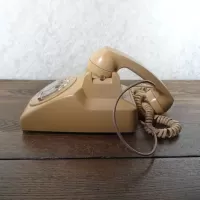 1978 Stromberg Carlson Beige Rotary Dial Desk Phone: Left - Click to enlarge