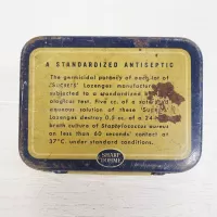 Sharp & Dohme Sucrets Throat Lozenges Hinged Tin: Bottom - Click to enlarge