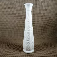 Milk Glass Vintage Bud Vase in Diamond Starburst Design: Back - Click to enlarge