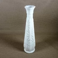 Milk Glass Vintage Bud Vase in Diamond Starburst Design: Top - Click to enlarge